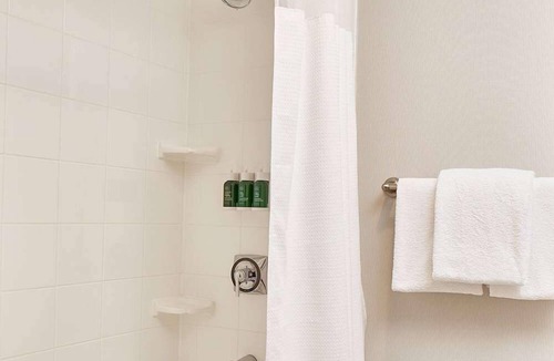 Morrisville Hotel | Best Value, Quality Stay! Pets Allowed, Swimming Pool, Free Airport Shuttle!