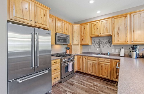 McGregor House | Big Sandy Lodge and Resort Lakefront Lodge - spacious-luxurious