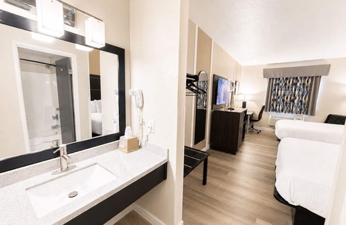 Blaine Hotel | Blaine Town Inn & Suites