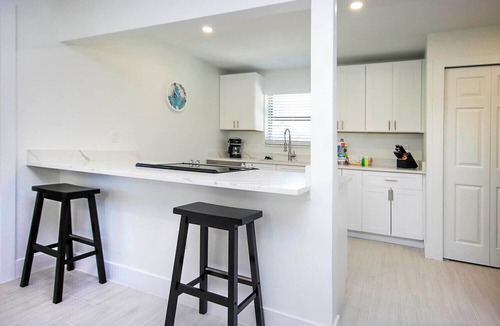 Sanibel Condo | Blind Pass E103 - over 1500 sq ft ~ 8 person occupancy