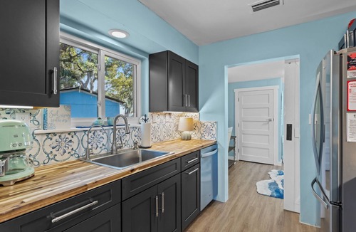 Cedar Key House | Blue Chair - Waterfront Dock w/Free Golf Cart!