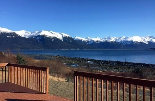 Haines House | Blue Heron luxury home, across from beach, fire pit, gourmet kitchen, large yard