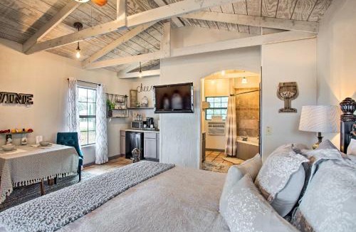 Pittsburg Apartment | ‘Blue Jay Cottage' - Pittsburg Studio on Winery!