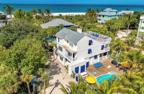 North Captiva House | BLUE MANGO: Tropical Seclusion Steps from the Beach