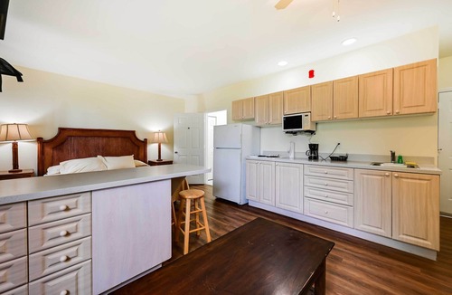Naples Apartment | Boat, Bird & Bask: Studio 15 Mi to Everglades NP