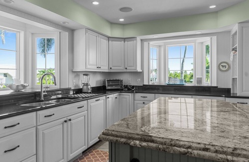 Bokeelia House | Boater's Dream Nestled On a Wide Gulf Access Canal - Bokeelia Breeze
