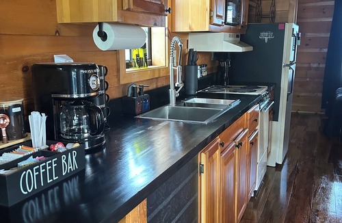 Texanna Cabin | Boulder Ridge Cabin 3: Cowboy Luxe with Private Hot tub