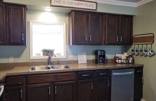 Sneads Ferry Cottage | Bout Time Cottage With Hot Tub