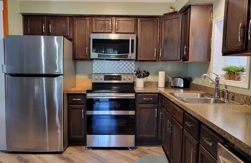 Sneads Ferry Cottage | Bout Time Cottage With Hot Tub