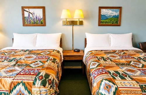 Chama Hotel | Branding Iron Motel
