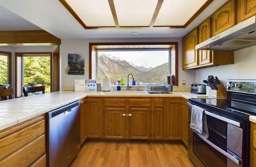 West Juneau House | Breathtaking Ocean, Mountain & Juneau Views