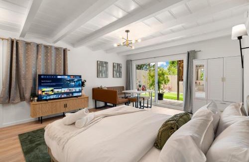 Pacifica Apartment | Bright Modern Pacifica Studio with Private Backyard Near Beaches & SFO