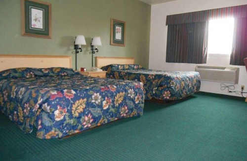 Enumclaw House | Budget-friendly Accommodation! 3 Pet-friendly Units, Free Onsite Parking