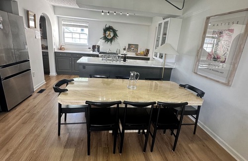 Summit Station House | Business Traveler's Haven near Intel & New Albany Tech Hubs.