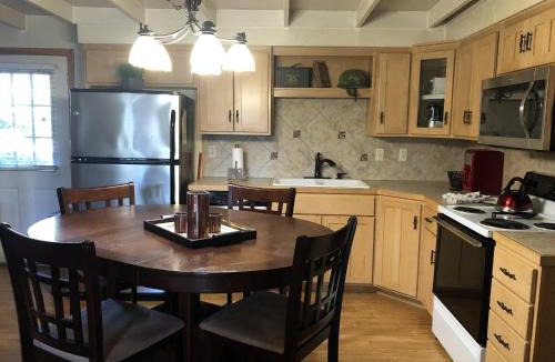 Mount Ida House | C5 - Mountain Harbor Forest View Lodge cottage