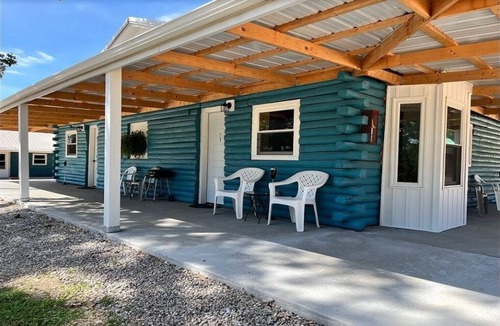 Lebanon Cabin | Cabin A, Unit 2 Charming Rustic Get Away