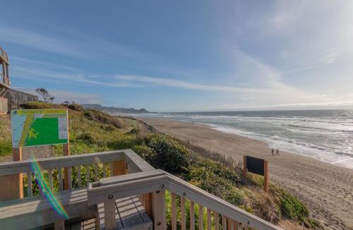 Lincoln Beach House | Cape Cod Hideaway