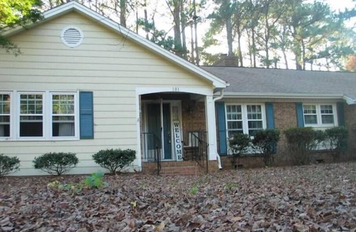 Cary House | Cary Top Location Ranch Home