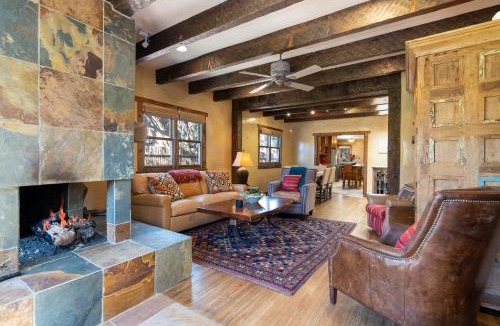 South Capitol House | Casa Mapache