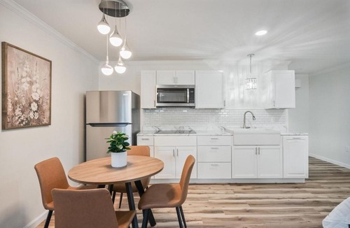 Kokomo Apartment | Cashmere Private Studio Cozy Chic Escape