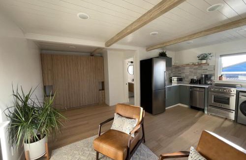 Cayucos House | Cayucos Cottage Studio - Peak-A-Boo Ocean Views