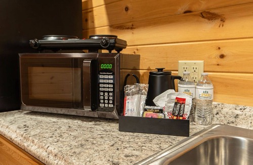 Bethlehem Cabin | Cedar Suite Quiet Work Retreat White Mountains