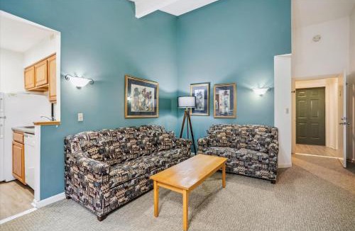 West Bridgewater Hotel | Cedarbrook Deluxe Two Bedroom Suite with outdoor heated pool 20708