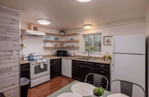 Taku - Campbell Apartment | Central 2BR Anchorage Adventure Hub