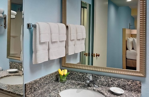 Blue Ash Hotel | Central Comfort, Family-Friendly Suite w/Breakfast | Onsite Seasonal Pool