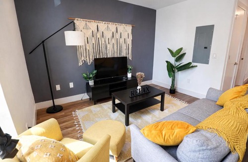 Brewerytown Apartment | Central Studio w Wifi & WD Gym Rooftop