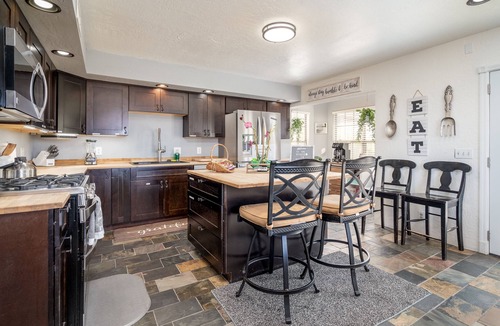 Clarkdale House | Centrally located, spacious home with private en suite, man cave and views!