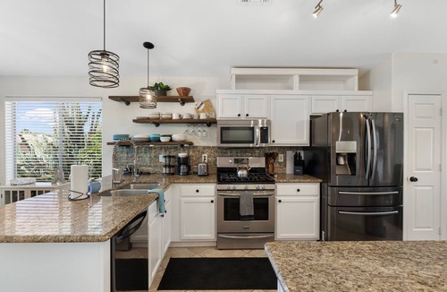Springfield Lakes Reflection House | Chandler Oasis Pool, Golf Views & Fire Pit