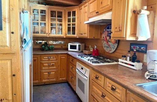 Strawberry House | Changes in Altitude – Spacious Cabin Near Pinecrest Lake & Dodge Ridge