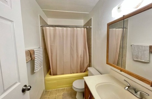 Taku - Campbell Apartment | Charming 2-bedroom apartment in south Anchorage neighborhood