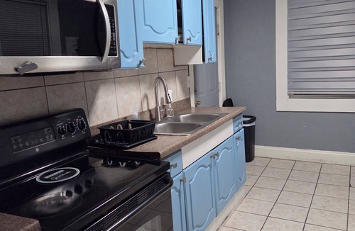 Charlotte Cottage | Charming 2-bedroom cottage in Charlotte. Pet friendly and high speed WiFi
