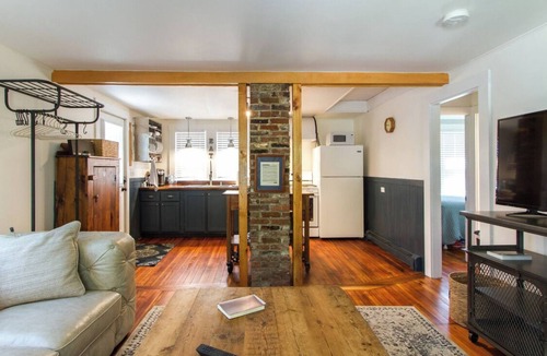 Wellfleet Cottage | Charming 2-bedroom cottage in Downtown Wellfleet