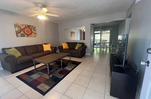 LaBelle House | Charming 2-bedroom house in tranquil LaBelle with WiFi, AC