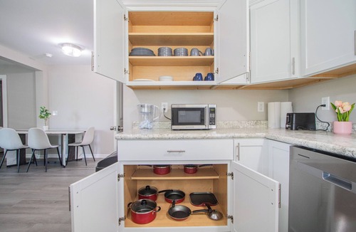 Bloomington House | Charming 2-bedroom house in delightful Bloomington with WiFi, AC