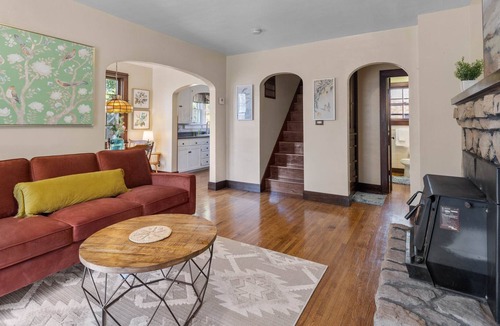 Mount Vernon House | Charming 2 bedroom cottage in Mt Vernon