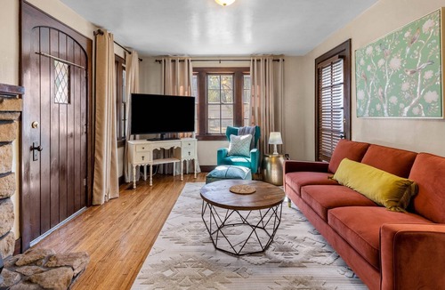 Mount Vernon House | Charming 2 bedroom cottage in Mt Vernon