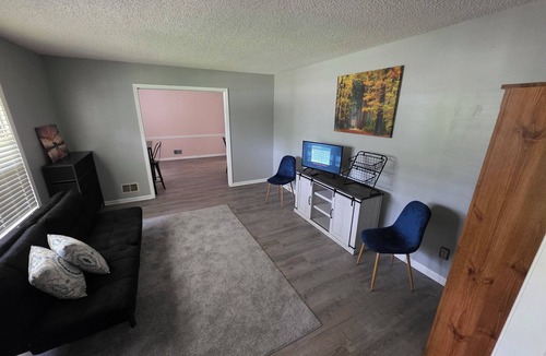 Columbia House | Charming 3-bedroom house with WiFi, AC in Columbia near Lake Murray