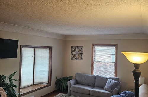 Crystal House | Charming 3-bedroom house in serene Crystal with WiFi, AC, laundry room