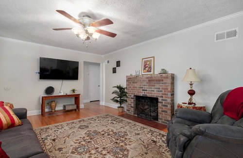Springfield Cottage | Charming 3-bedroom cottage in Springfield with WiFi, AC