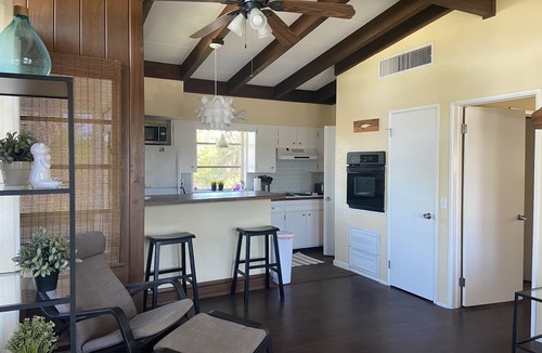 Bonita Shores Cottage | Charming Beach Cottage 1 Mile To Beach, Shopping, Restaurants, Paradise