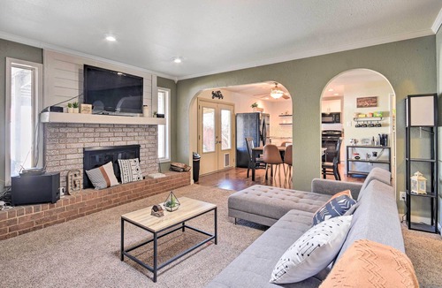 Clovis House | Charming Clovis Home w/Covered Patio!