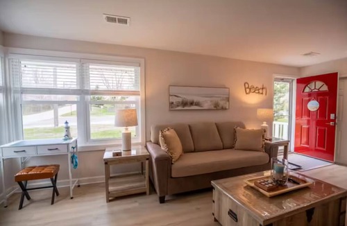 Miller Beach Cottage | Charming Cottage in Miller Beach