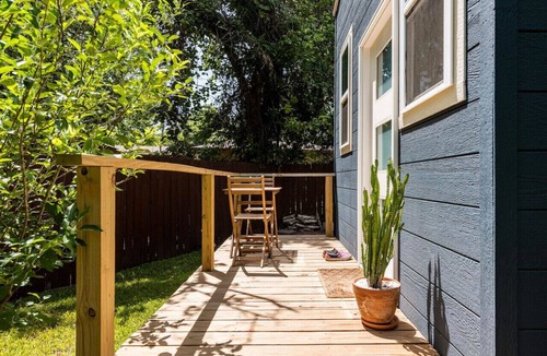 Johnston Terrace House | Charming, Cozy Tiny Gem w/ Hot Tub + Trail Access!