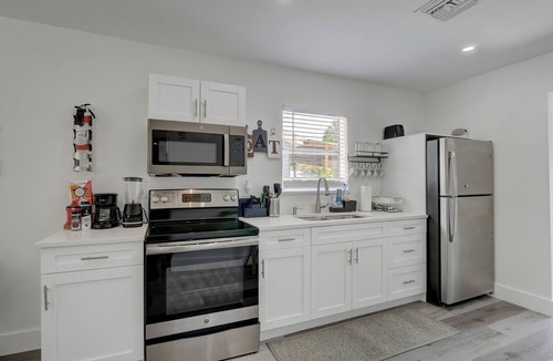 Bonita Springs House | Charming Downtown Retreat with Private Units