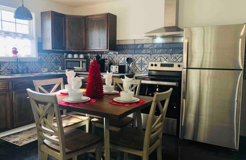 Checotah House | Charming Duplex for Two- FREE WiFi, washer/dryer