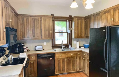 Waconia House | Charming Historic Haus - Located downtown Waconia